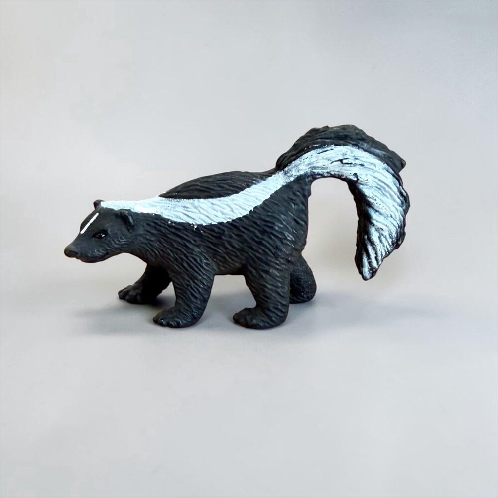 Schleich Skunk Figure American Wildlife Animal Figurine 14672 Retired 2011 Toy